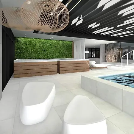 Port Restauracja Silownia Dwa Baseny Oli&joly