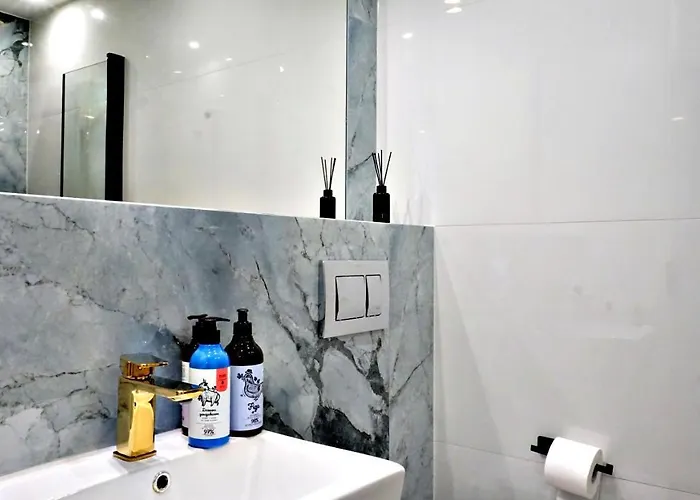 Port Restauracja Silownia Dwa Baseny Oli&joly *